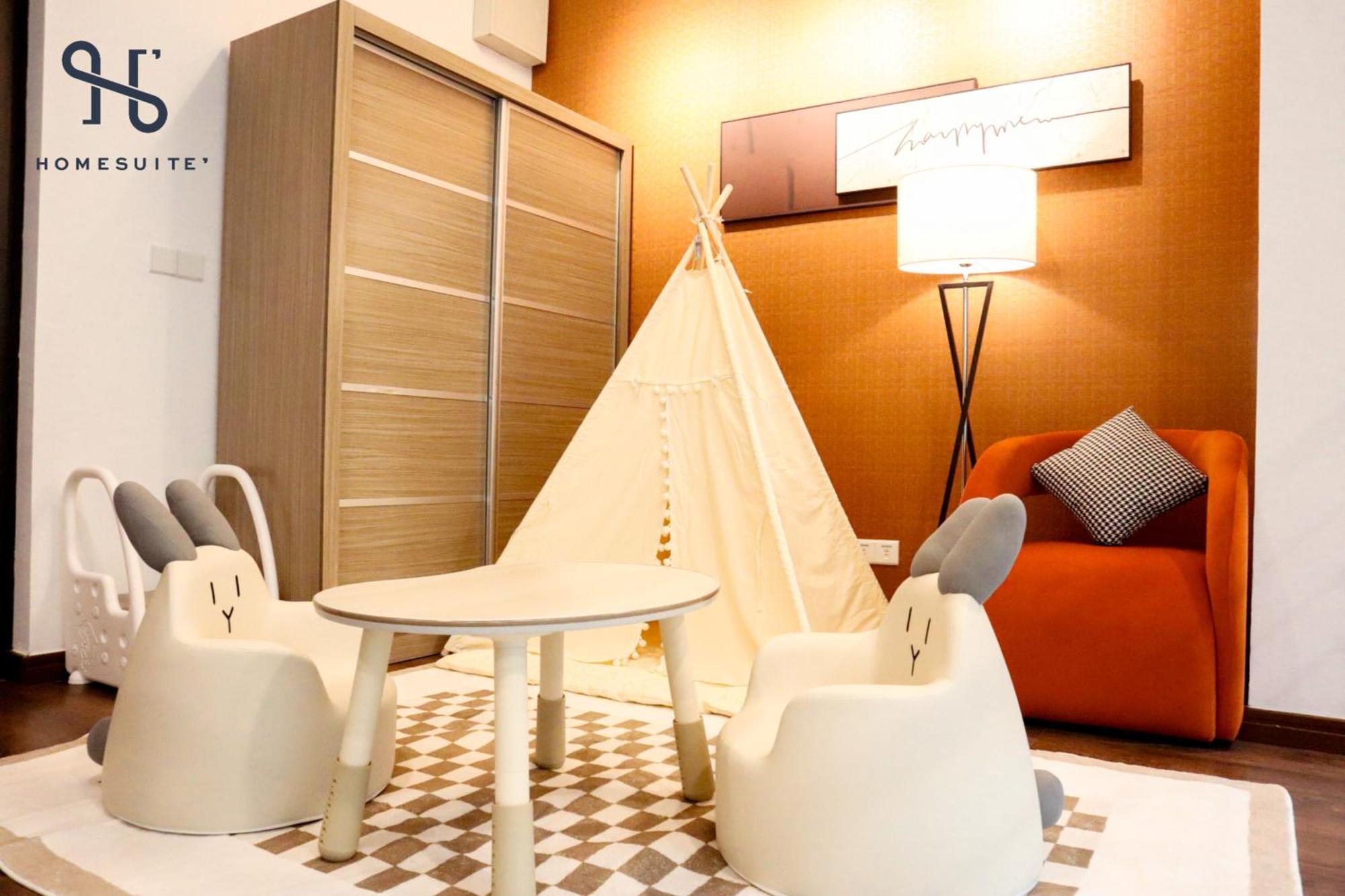 Homesuite' At Riverson Soho Apartment *